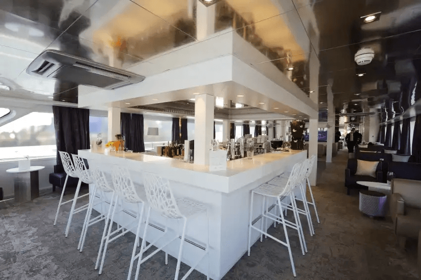 Salon Bar