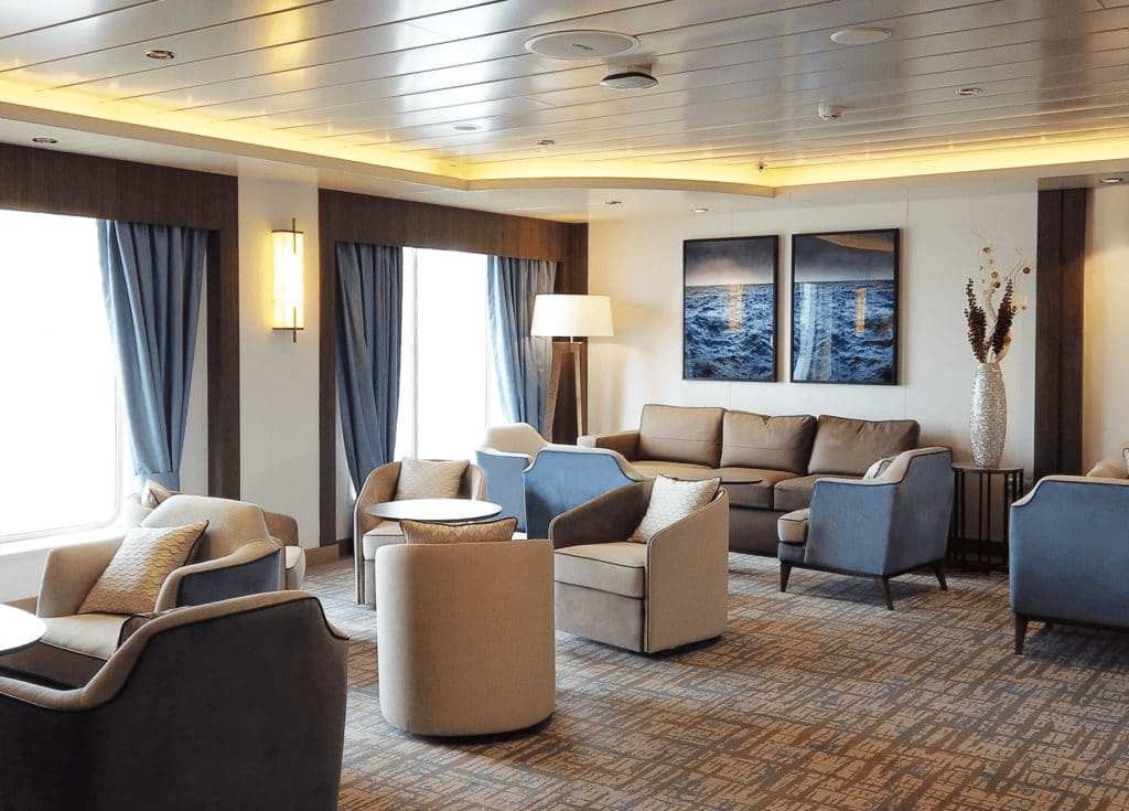 greg-mortimer-lounge-area