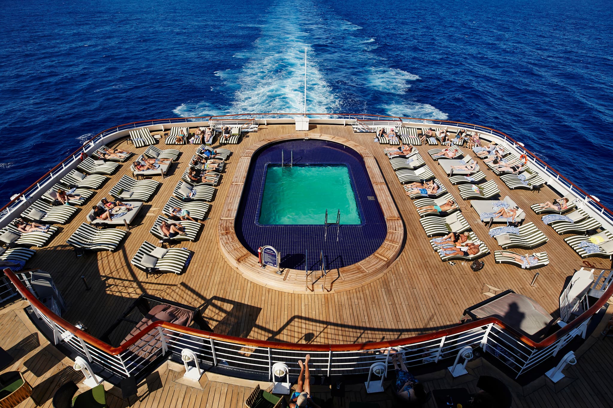 OceanBar&Pool_deck10