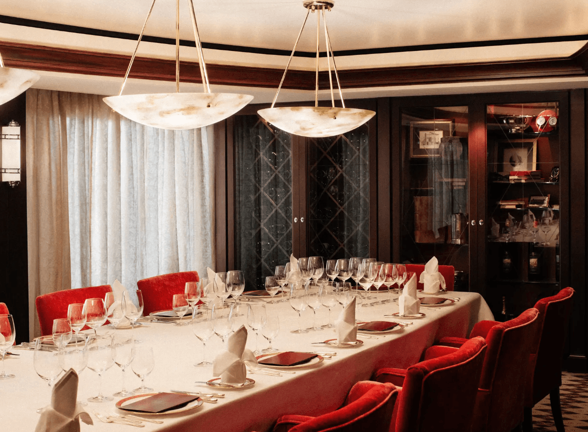 The Vinatge Room
