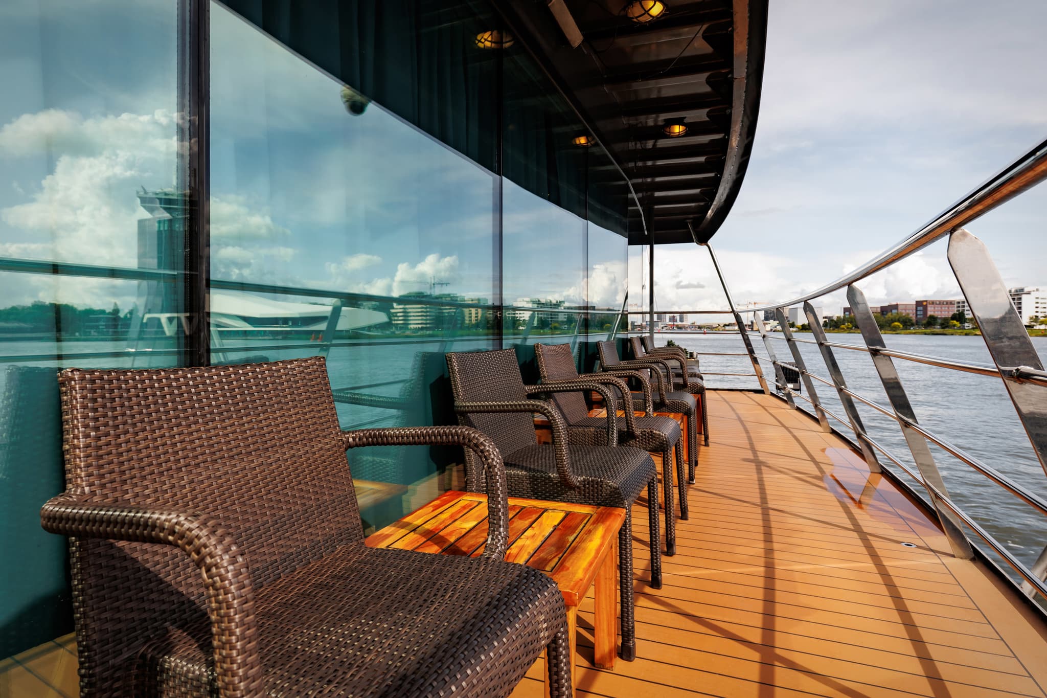 Deck Lounge