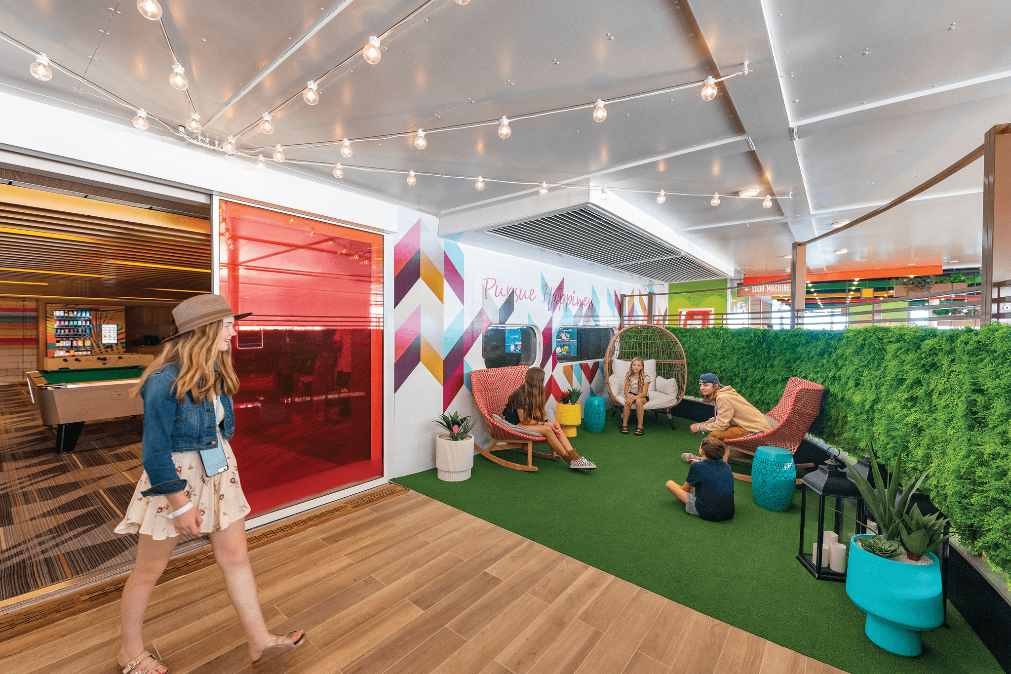 hangout-back-deck