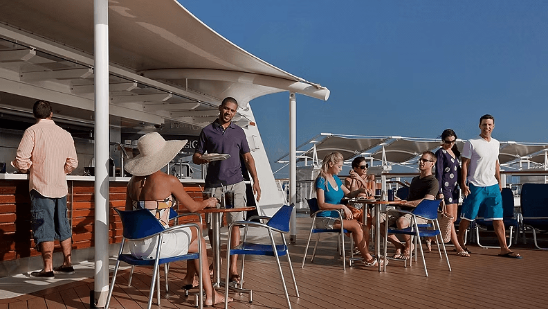 tables-eat-and-drink-pool