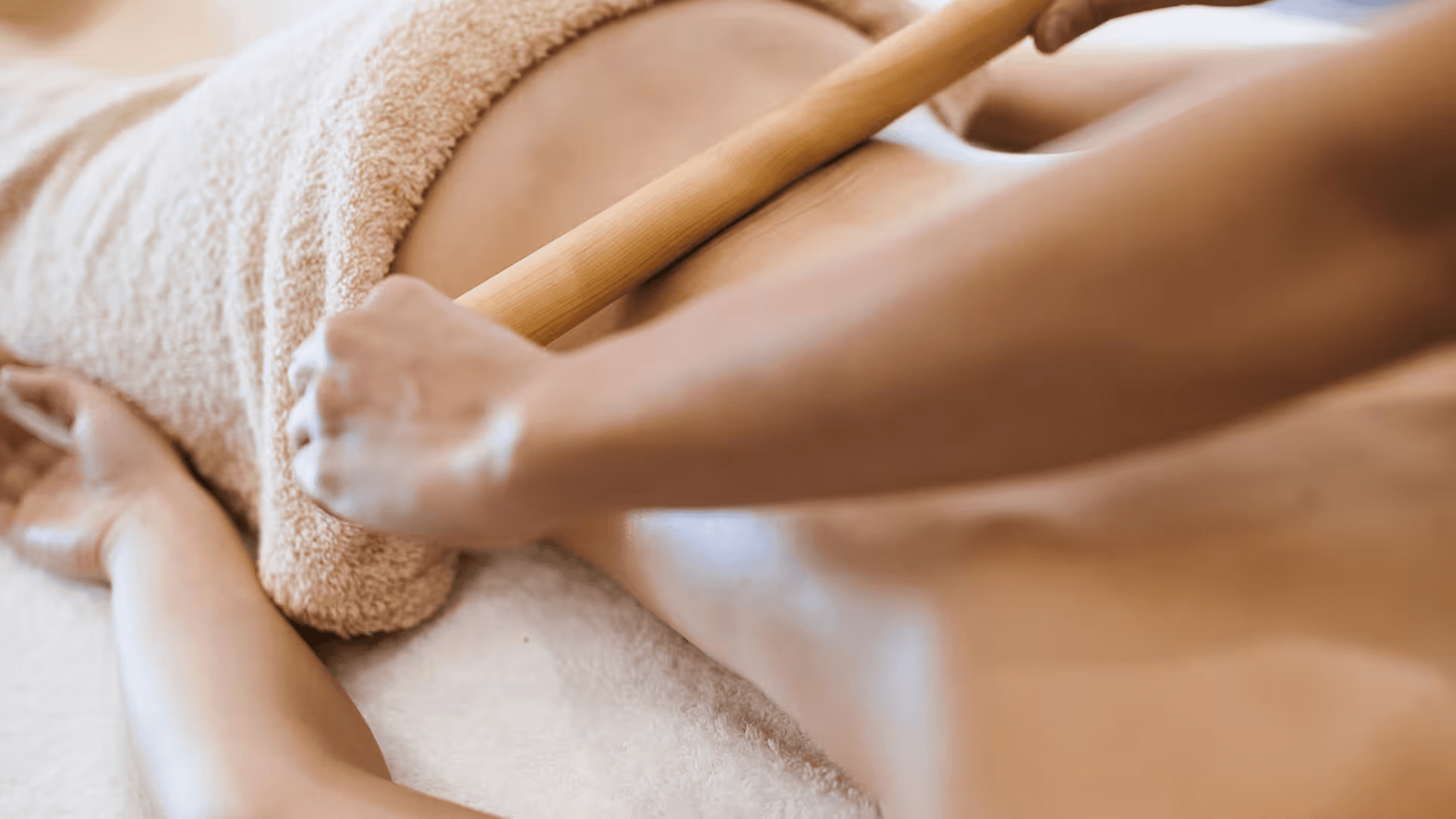 Massage_Therapies_Muscle_Melting_Bamboo_Massage