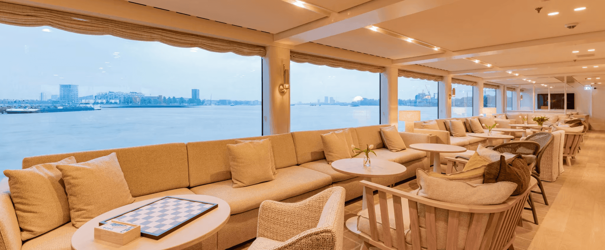 Salon-Lounge-RKW10124-apt