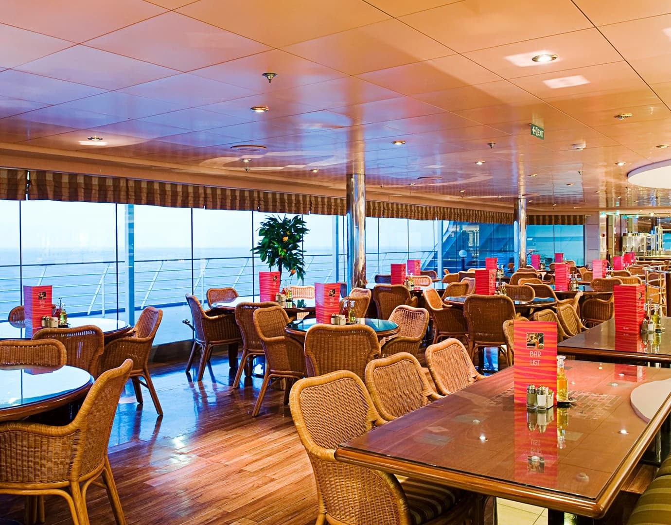 lx_restaurant_and_bar_le_bistrot_01