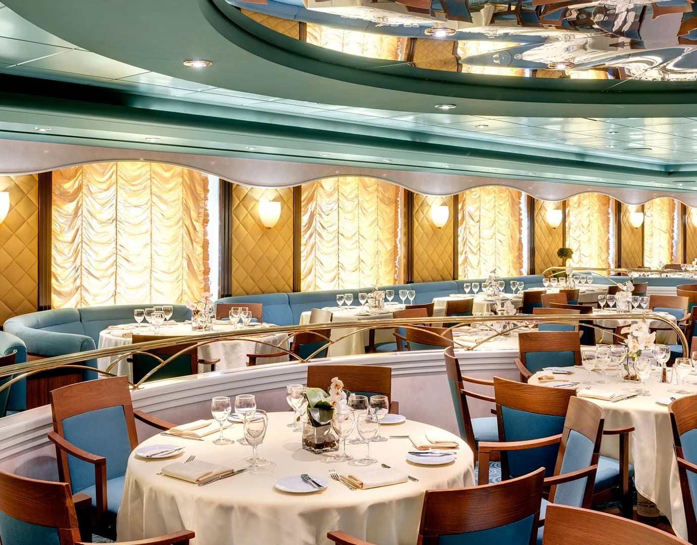 ox_restaurant_and_bar_le_caravelle_restaurant_02