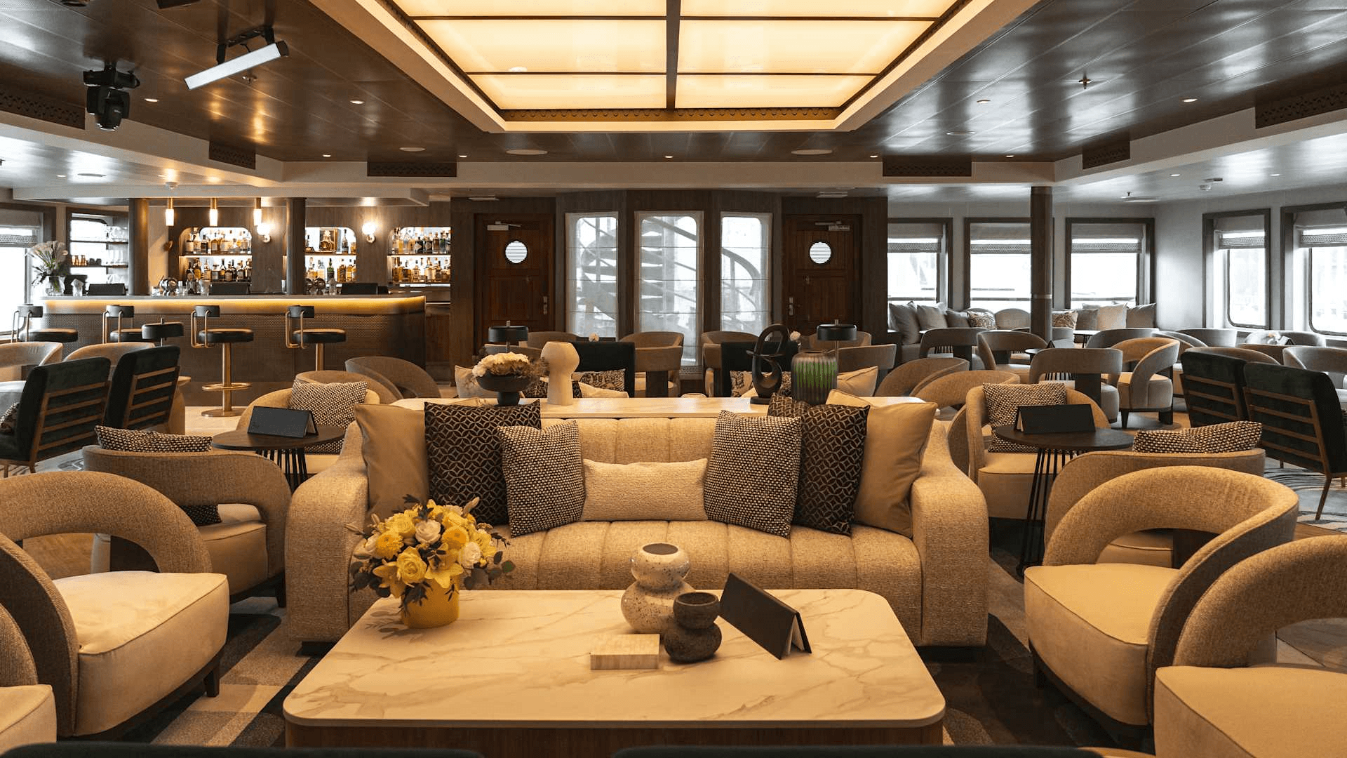 imgi_101_Lounge-windstar-cruises