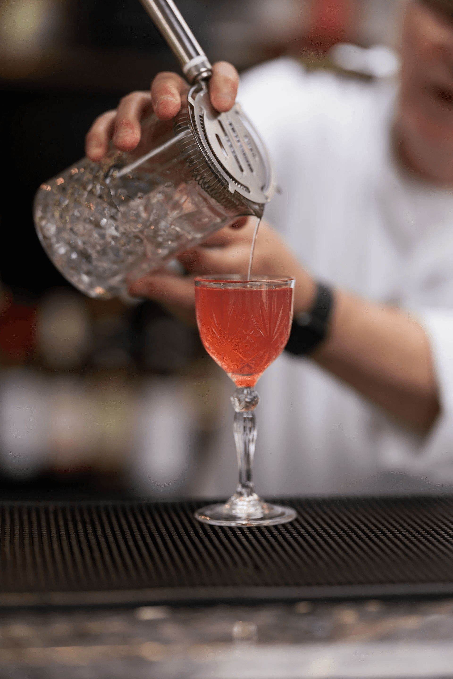 Explorer Lounge & Bar