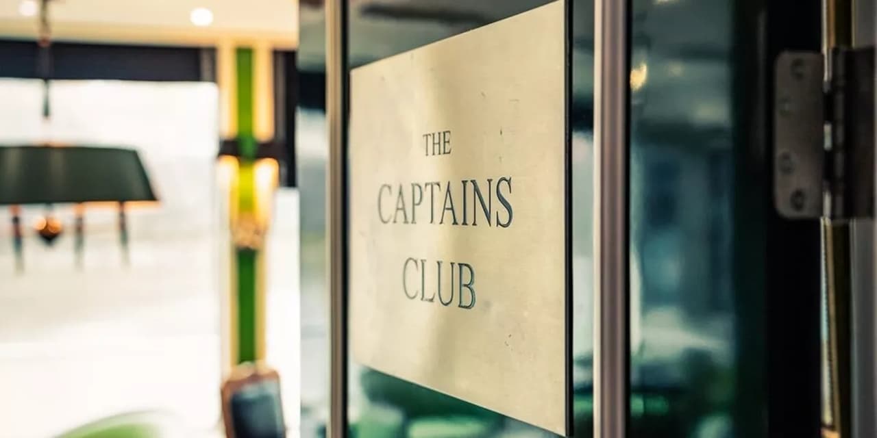 trafalgar-reverie-captains-club-1