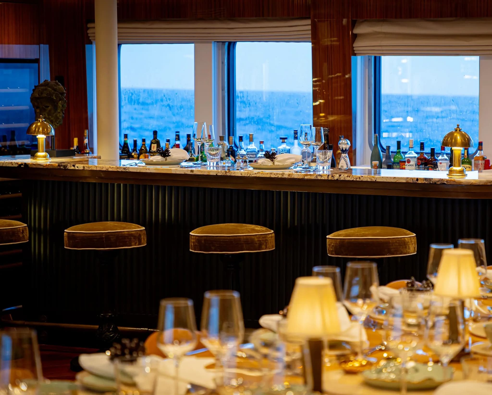 Main Saloon Bar (2)