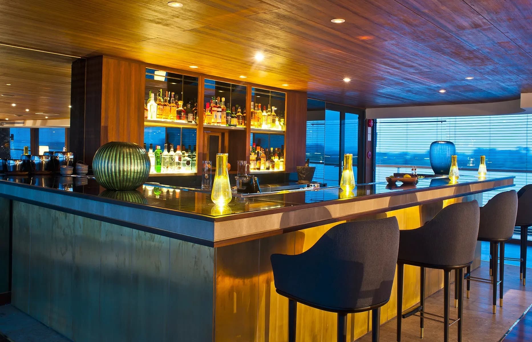 Aqua Mekong_Indoor Lounge %26 Bar